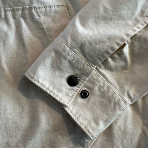 The North Face outdoors pullover with side zip - Picture 3 of 7